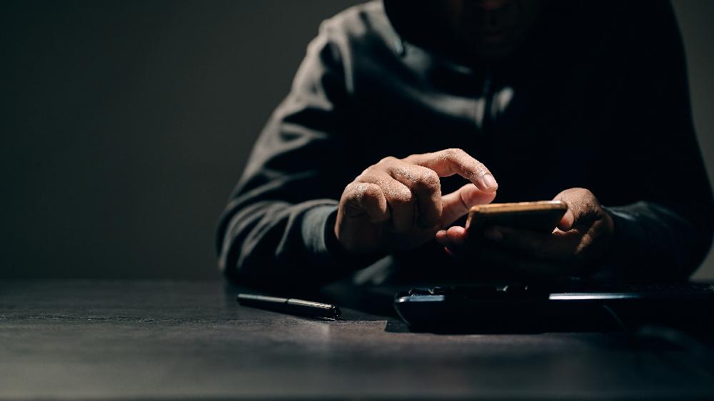<p>闇金の勧誘,闇バイト,口座や電話の譲渡に関するネット投稿を見た場合の通報窓口</p>