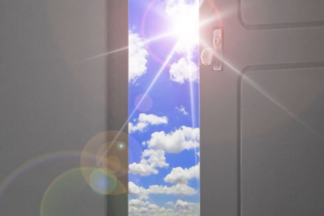 ドアを開けた先に青空