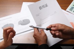 高利で金を借りるイメージ